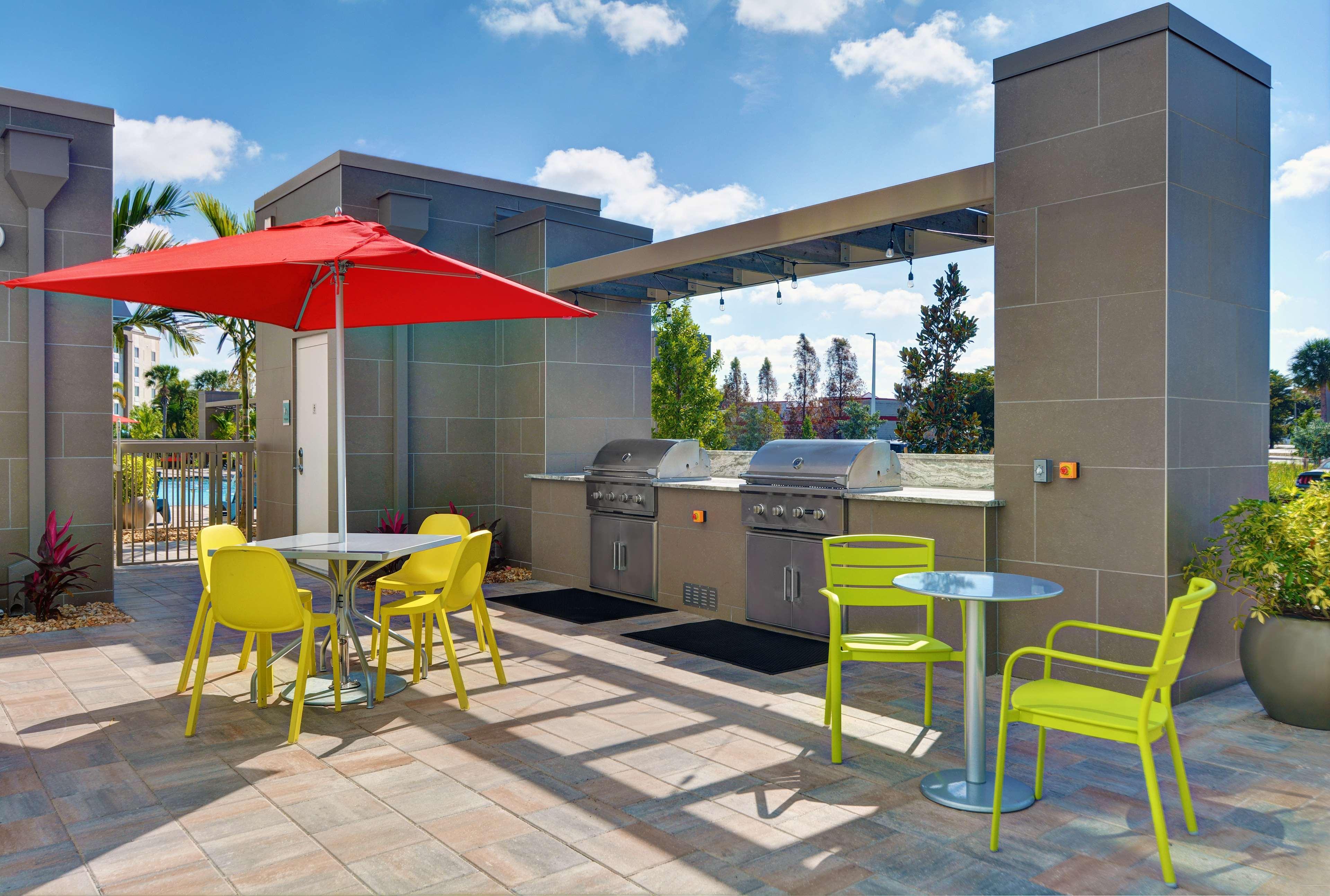 Home2 Suites By Hilton Fort Myers Colonial Blvd Exterior foto