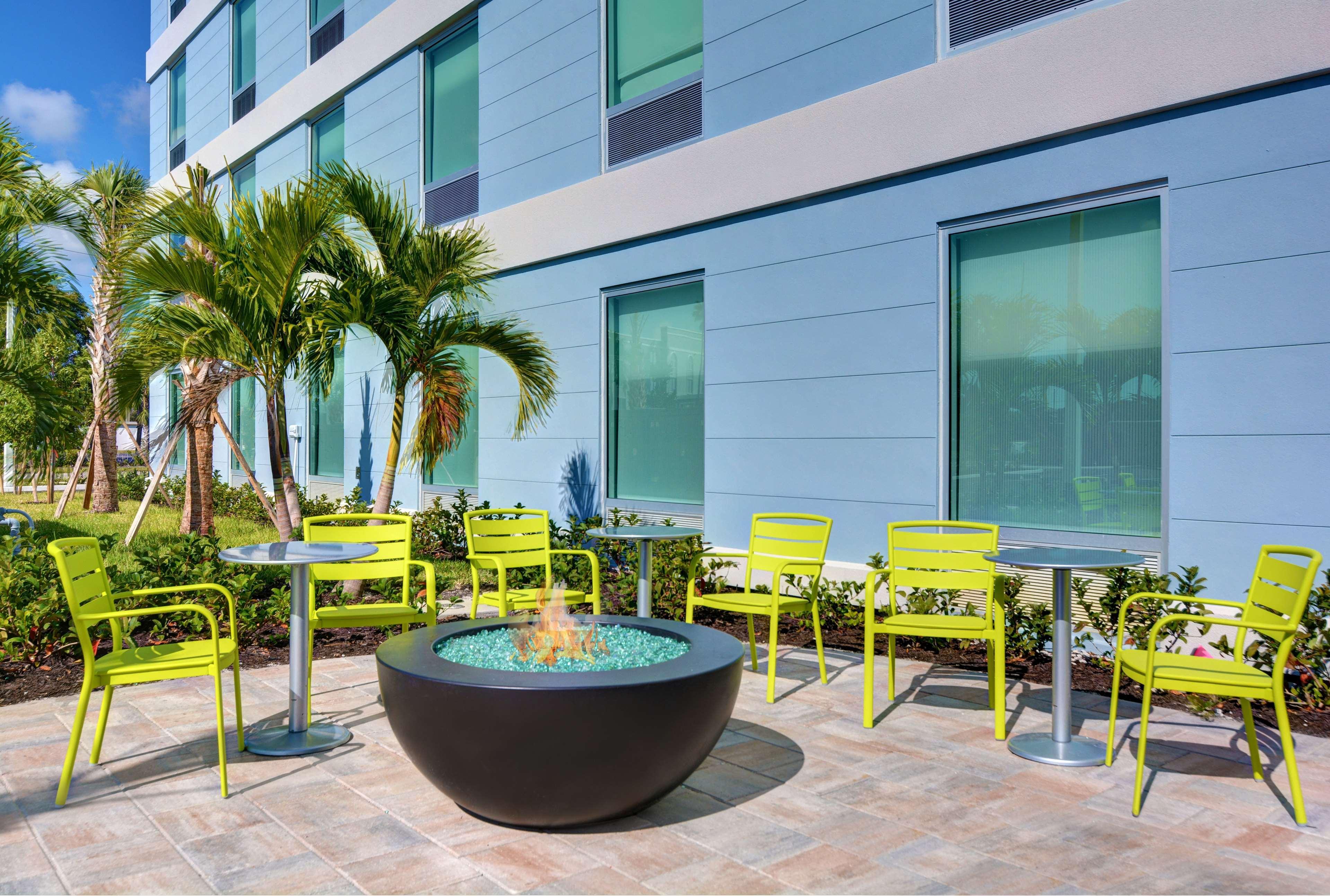 Home2 Suites By Hilton Fort Myers Colonial Blvd Exterior foto
